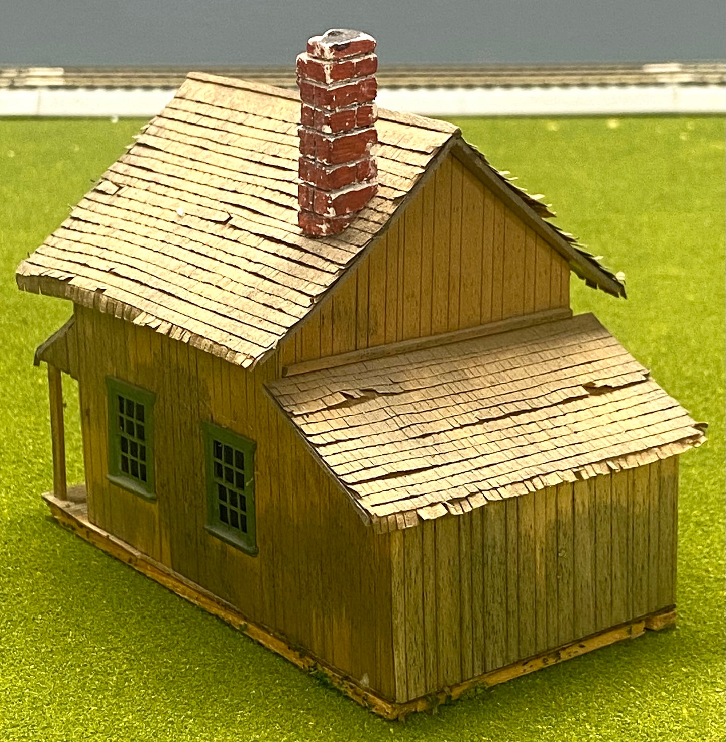 HO Scale Wood/Card Custom Built Painted/Weathered Old House