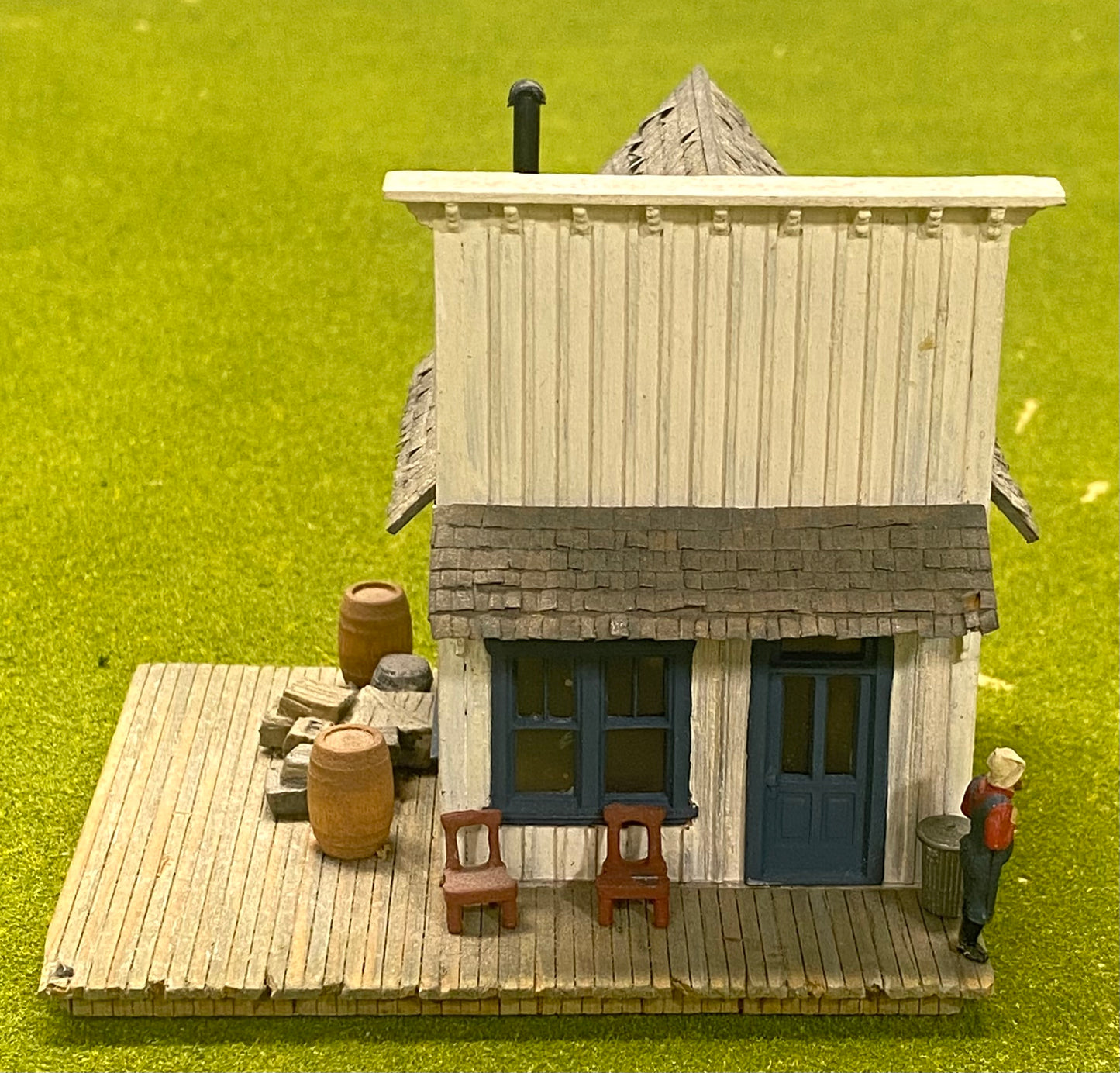 HO Scale Wood Custom Built Painted/Weathered Old Shop Fully Assembled