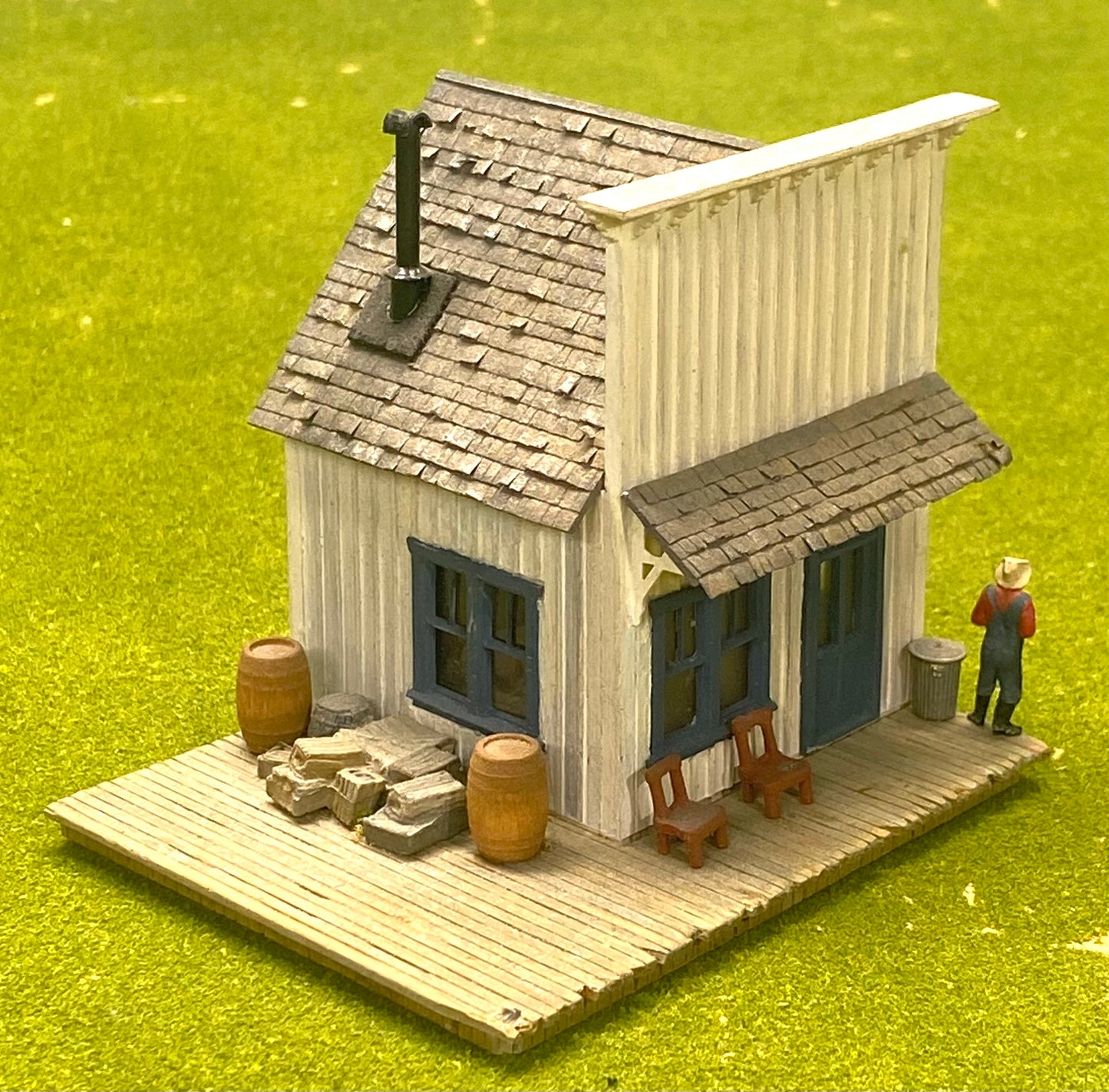 HO Scale Wood Custom Built Painted/Weathered Old Shop Fully Assembled
