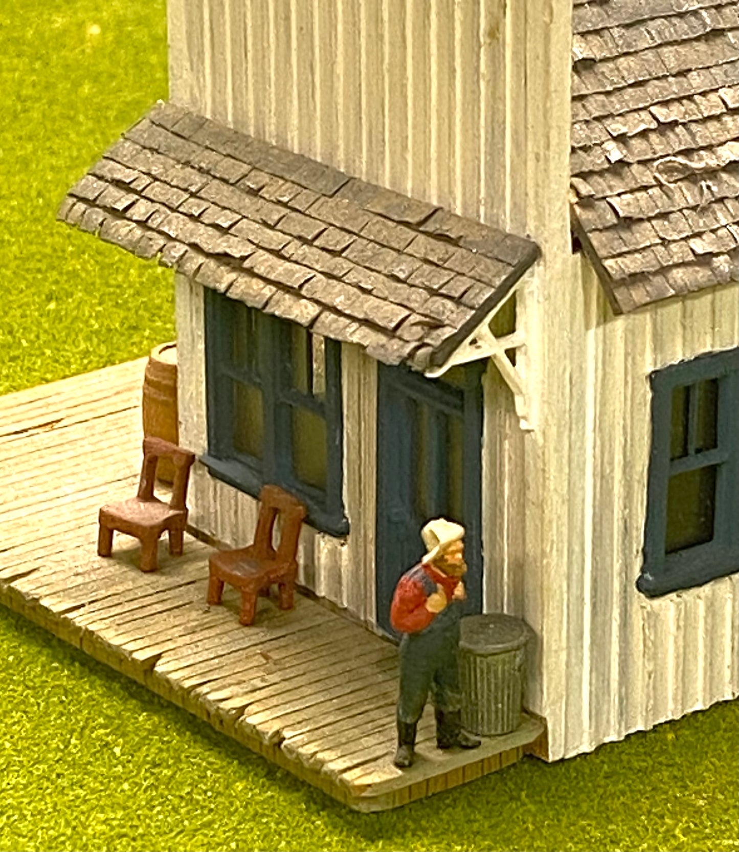 HO Scale Wood Custom Built Painted/Weathered Old Shop Fully Assembled