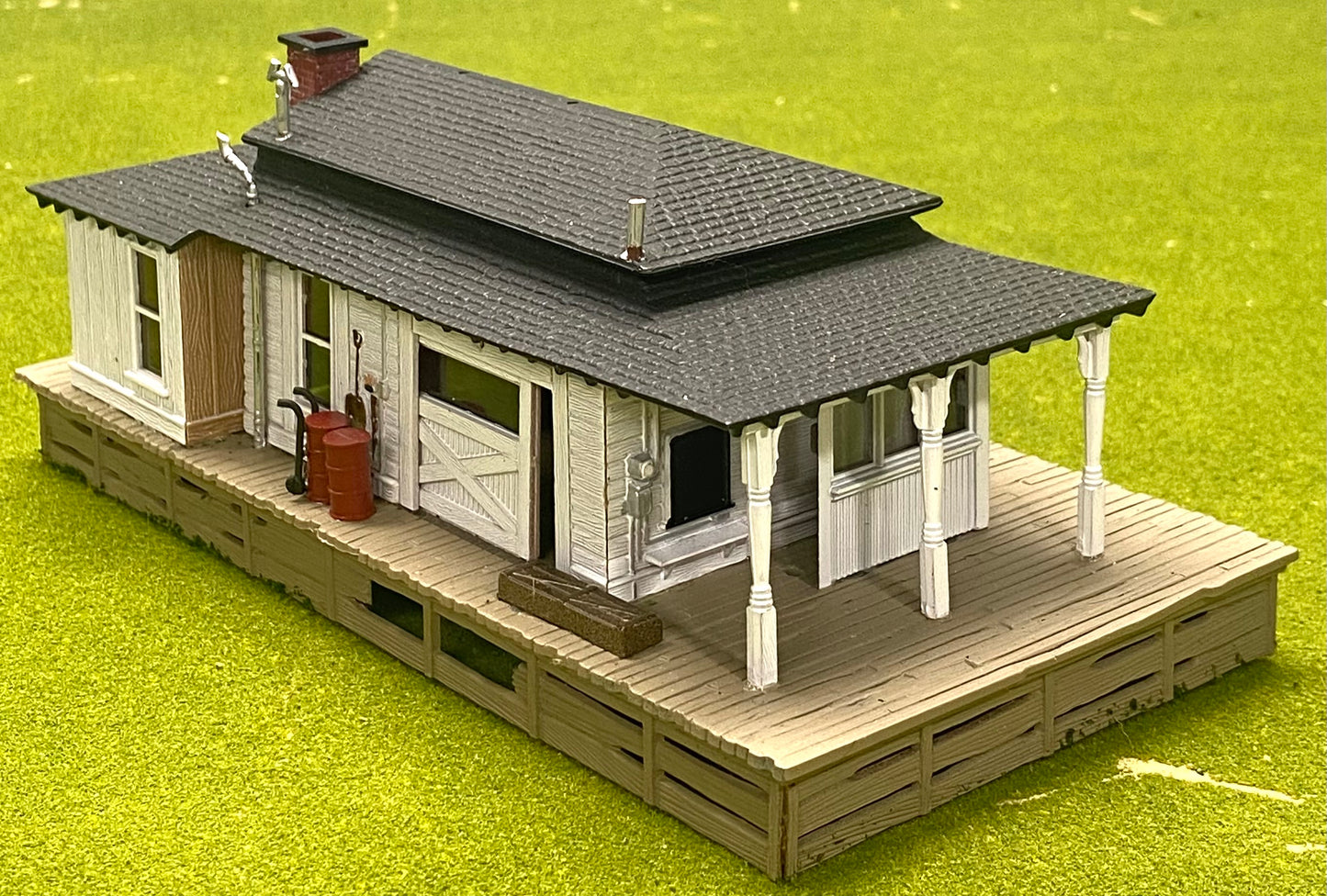 Tyco HO Scale Custom Painted Country Train Station Fully Assembled