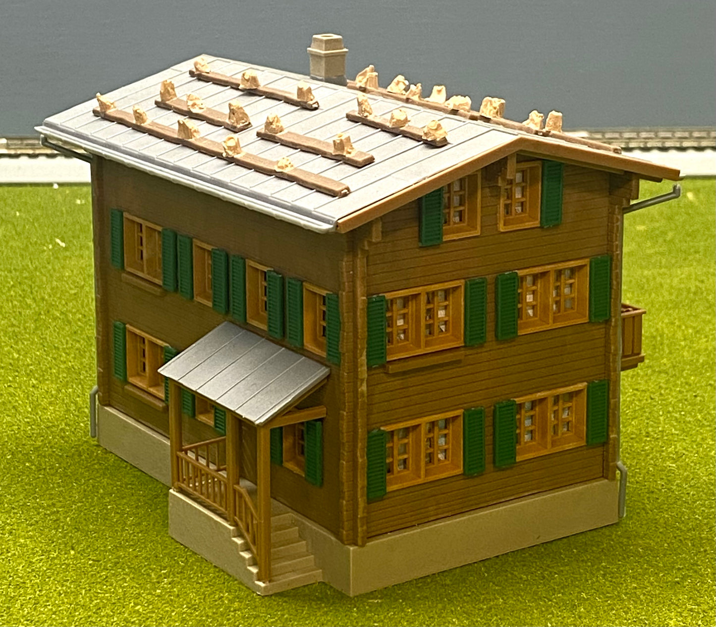 Kibri HO Scale 38031 3-Story Alpine House Fully Assembled