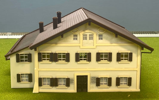 Vollmer 43828 HO Scale Alpine Chalet Style House Birthplace of Pope Benedict XVI Fully Assembled
