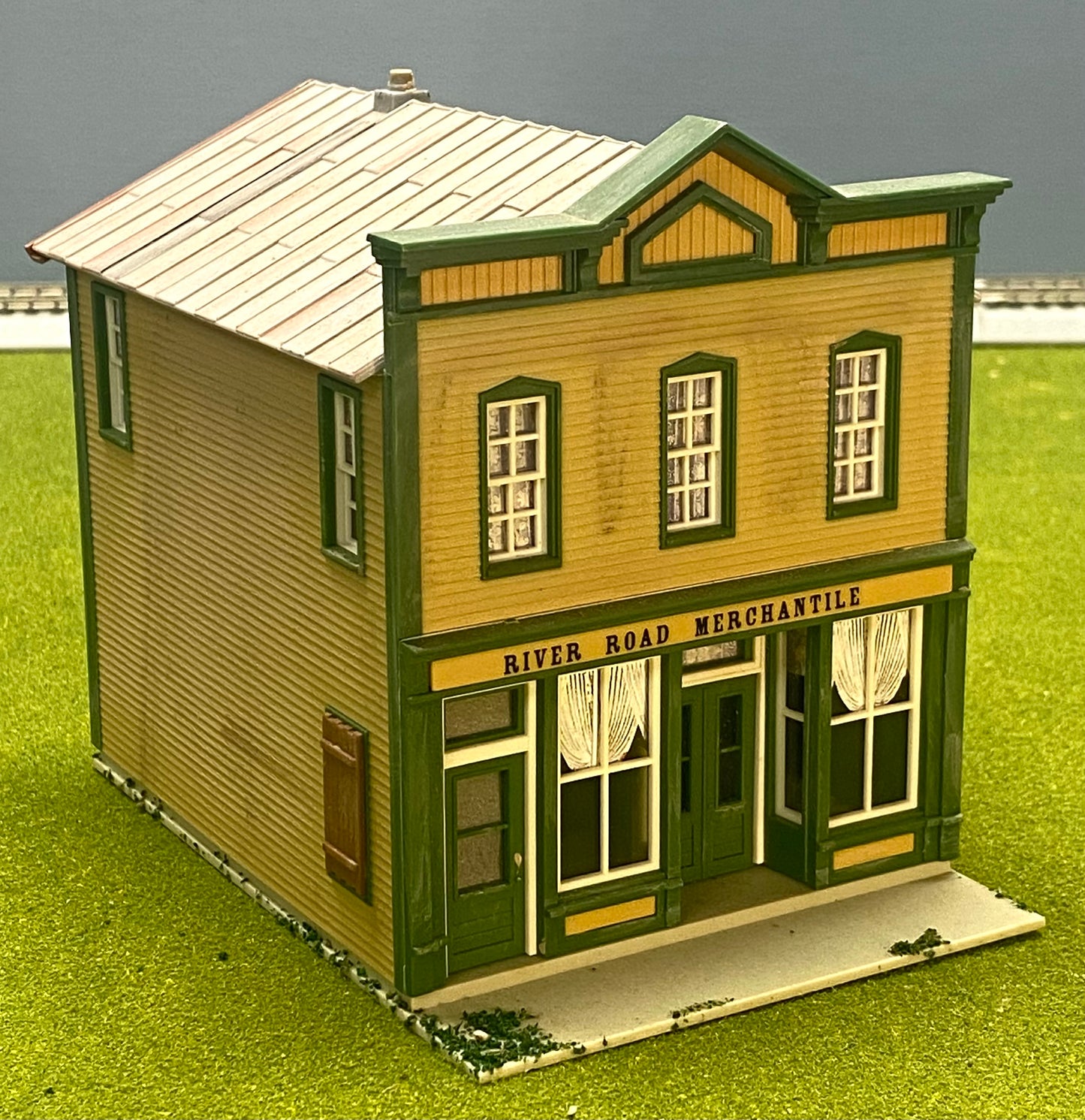 Kibri HO Scale 2-Story River Road Mercantile, with Back Steps Fully Assembled