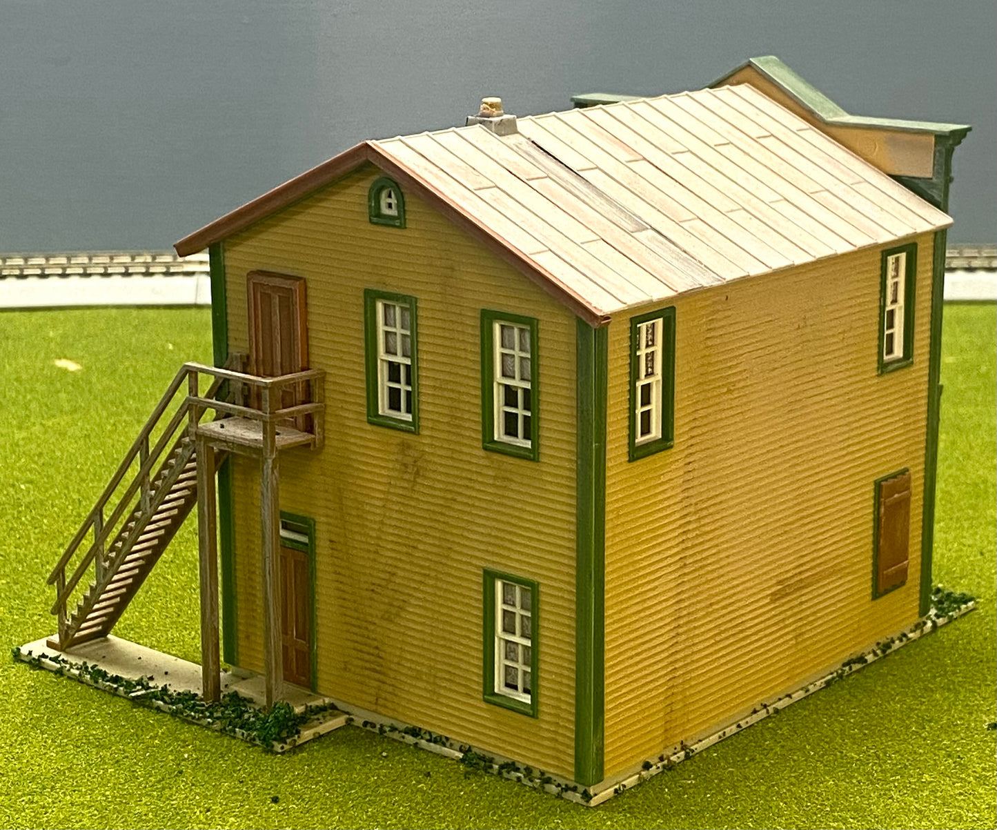 Kibri HO Scale 2-Story River Road Mercantile, with Back Steps Fully Assembled