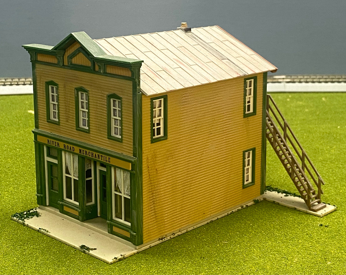 Kibri HO Scale 2-Story River Road Mercantile, with Back Steps Fully Assembled