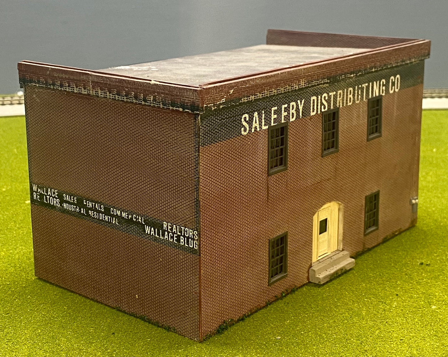 HO Scale Wood Custom Built Painted/Weathered Warehouse w/ Wall Advertising