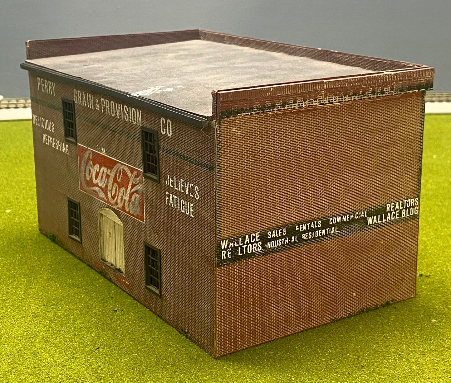 HO Scale Wood Custom Built Painted/Weathered Warehouse w/ Wall Advertising