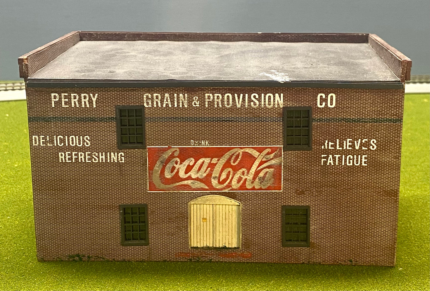 HO Scale Wood Custom Built Painted/Weathered Warehouse w/ Wall Advertising