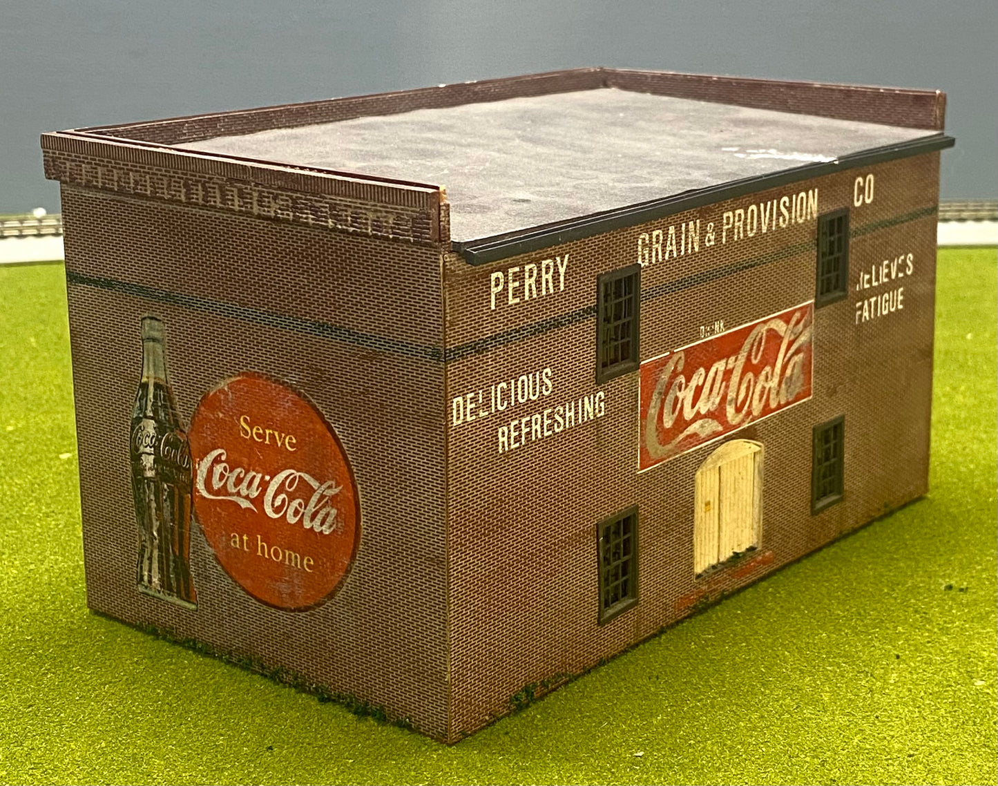 HO Scale Wood Custom Built Painted/Weathered Warehouse w/ Wall Advertising