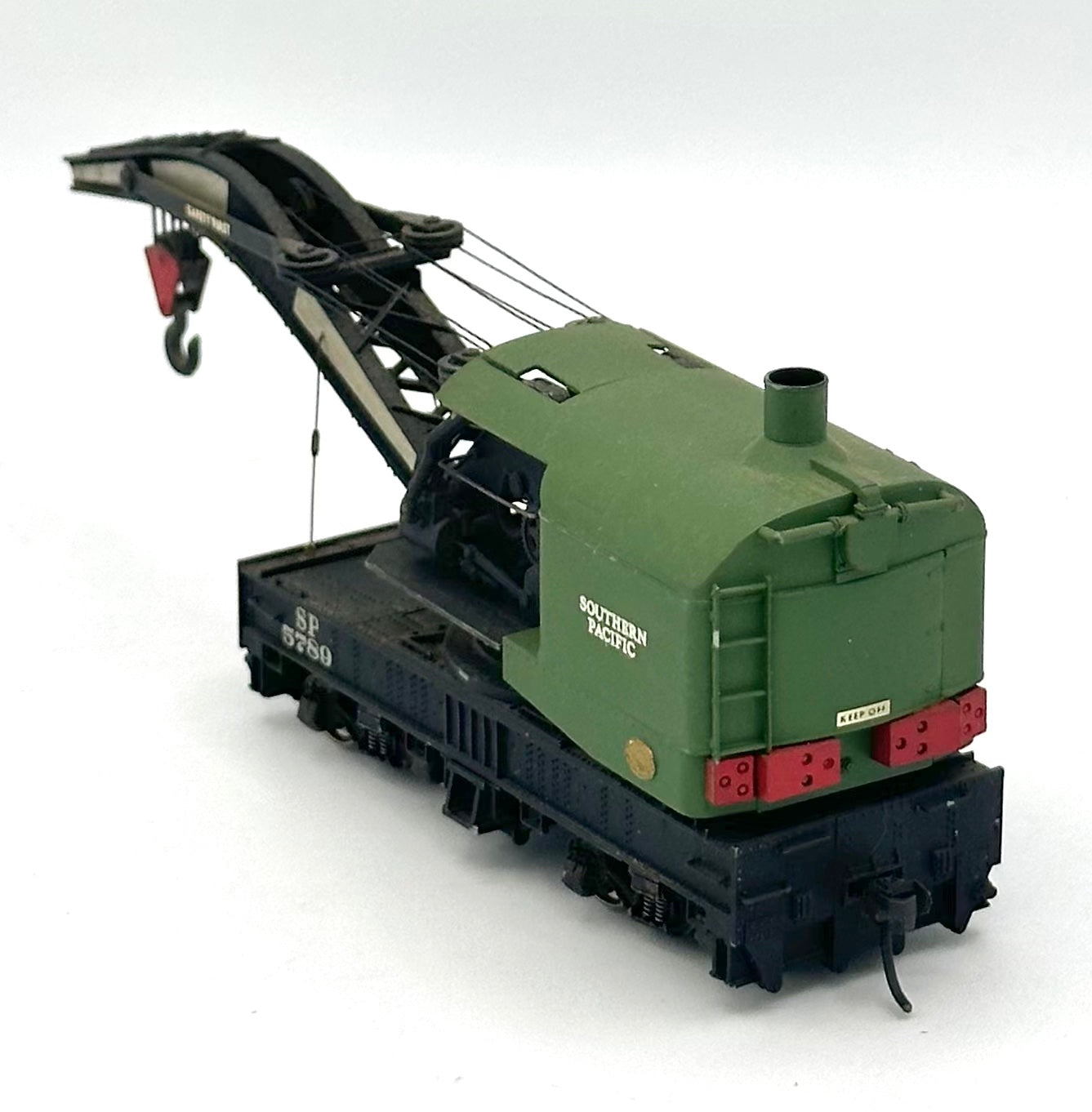 Tichy Train Group HO Scale Southern Pacific Wrecking Crane, 120 Ton Fixed Cab/Jib