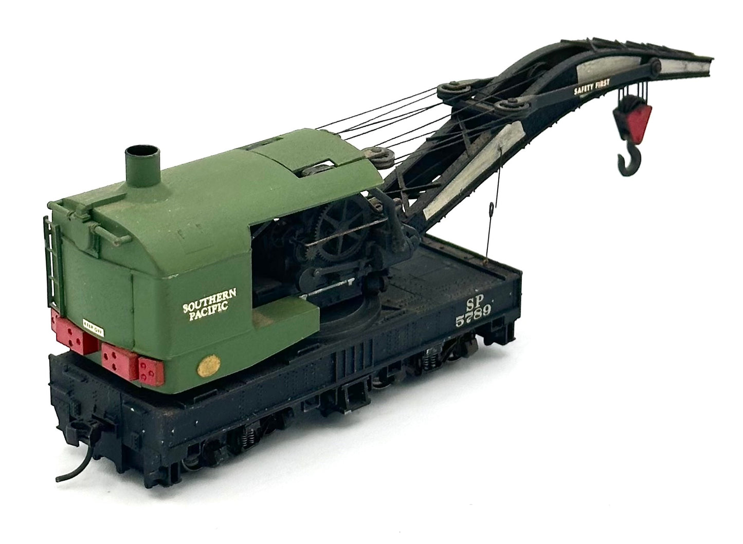 Tichy Train Group HO Scale Southern Pacific Wrecking Crane, 120 Ton Fixed Cab/Jib
