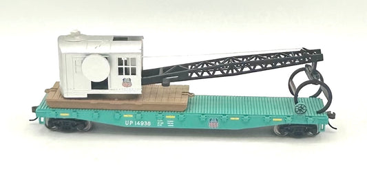 Walthers HO Scale Union Pacific Flatcar w/Logging Crane,Operating Cab/Jib/Grapple