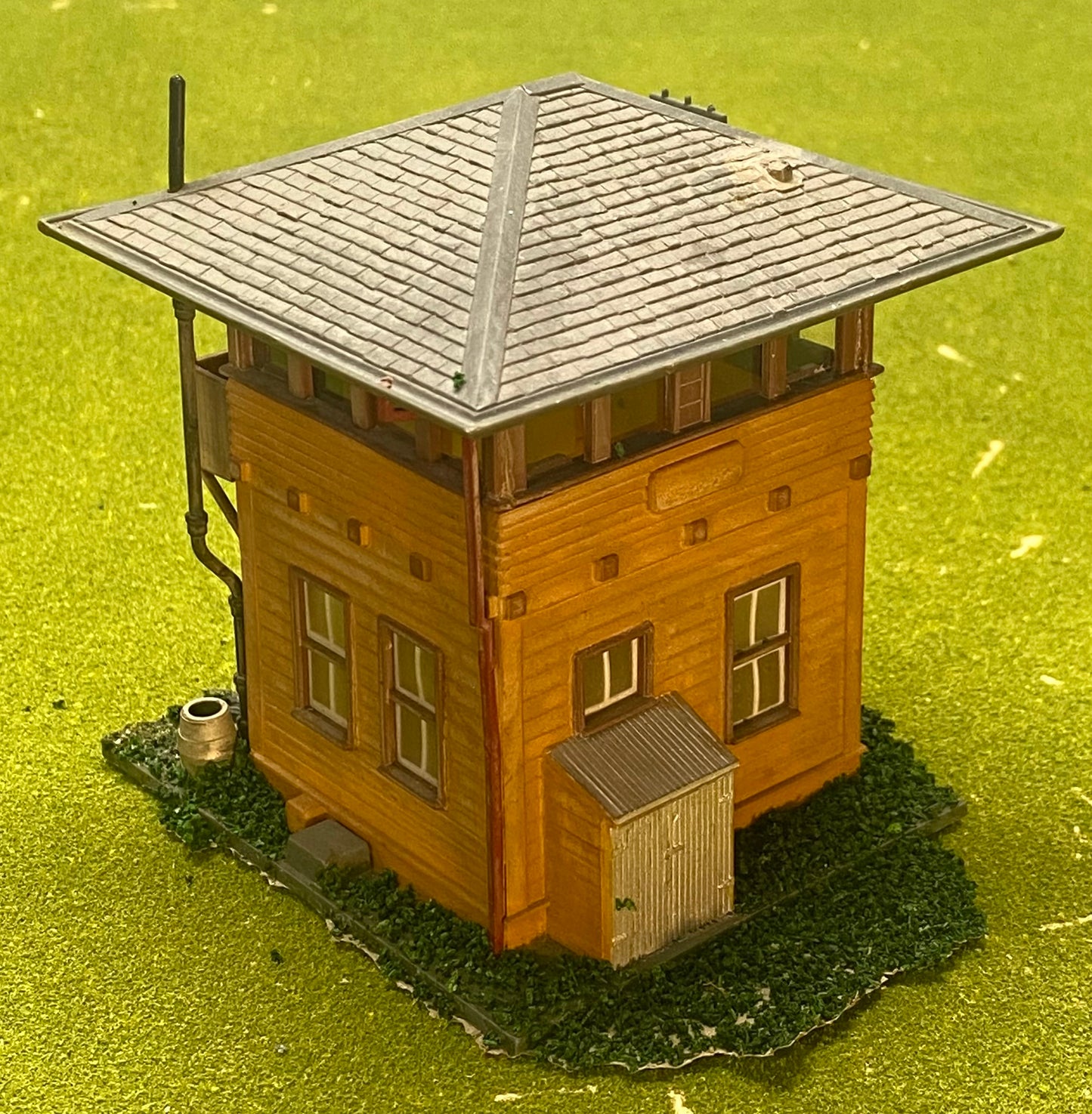 Revell HO Scale Custom Painted/Weathered Trackside Signal Tower Fully Assembled