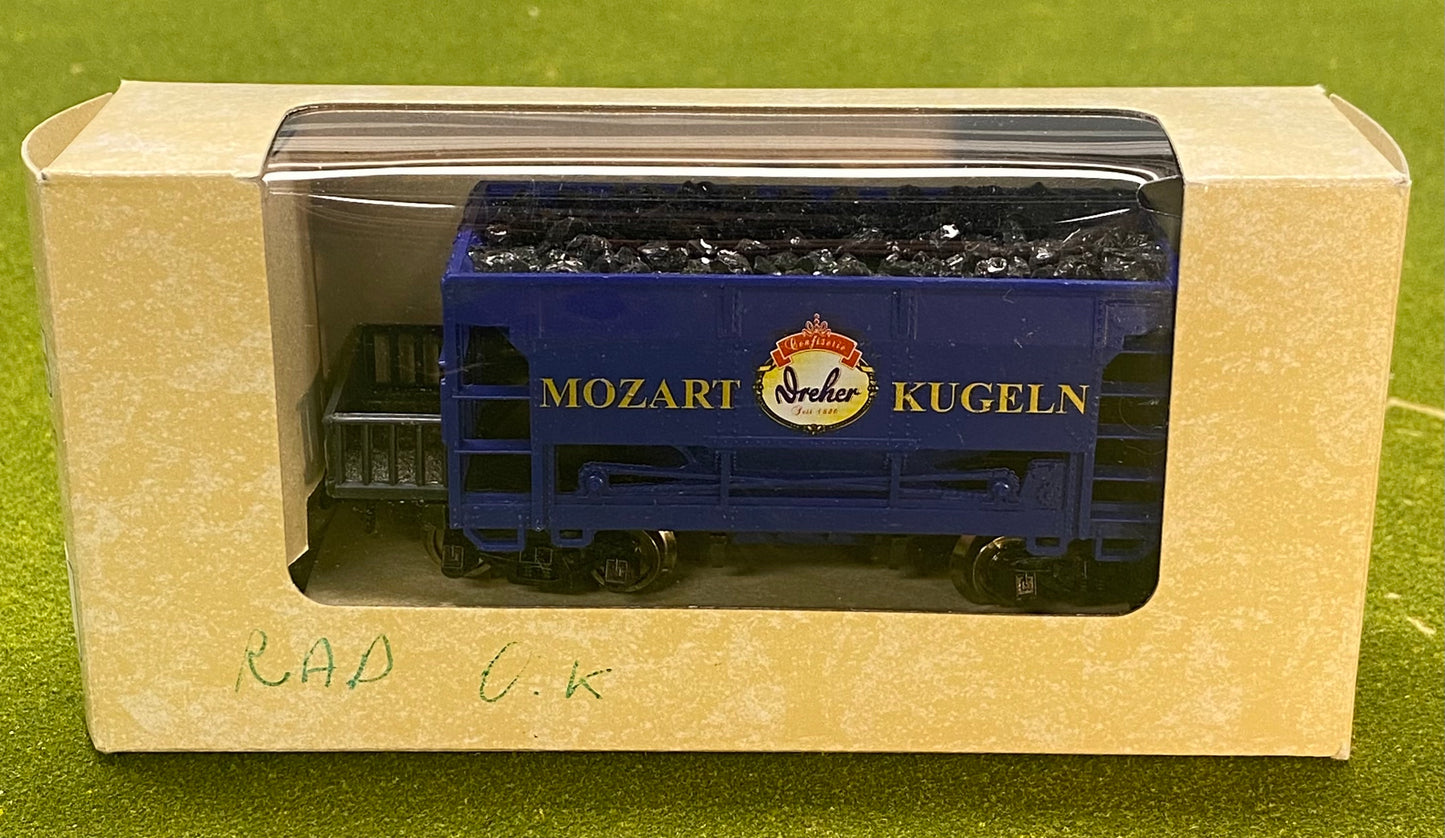 ROCO HO Scale 47261 Mozart Kugein Freight Hooper Car with Coal Load