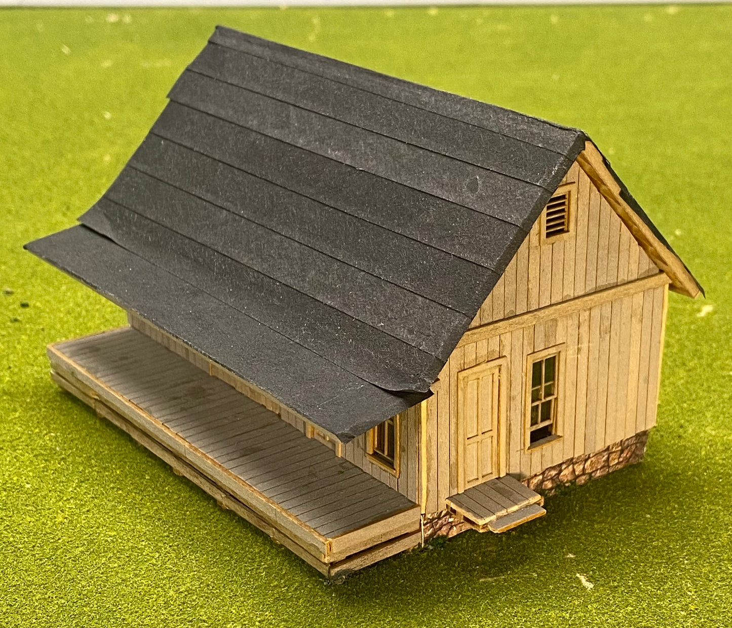 Banta Model Works HO Scale Laser Cut Wood Painted/Weathered Warehouse Fully Assembled