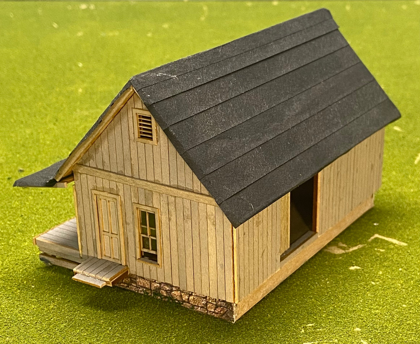 Banta Model Works HO Scale Laser Cut Wood Painted/Weathered Warehouse Fully Assembled