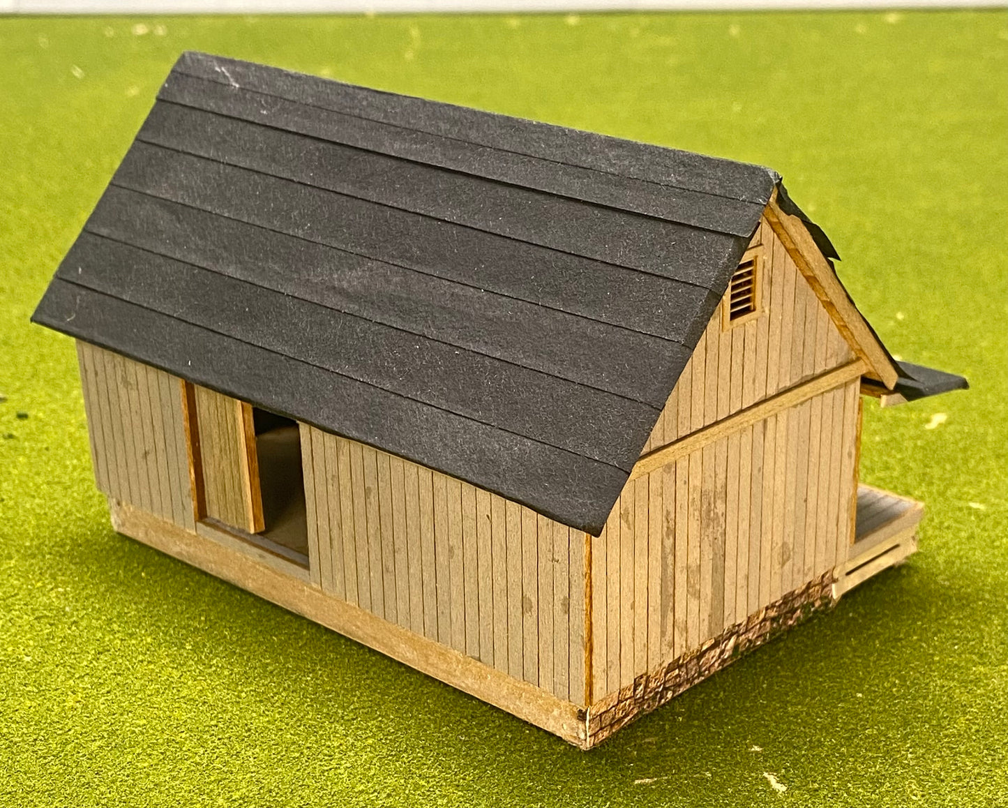 Banta Model Works HO Scale Laser Cut Wood Painted/Weathered Warehouse Fully Assembled