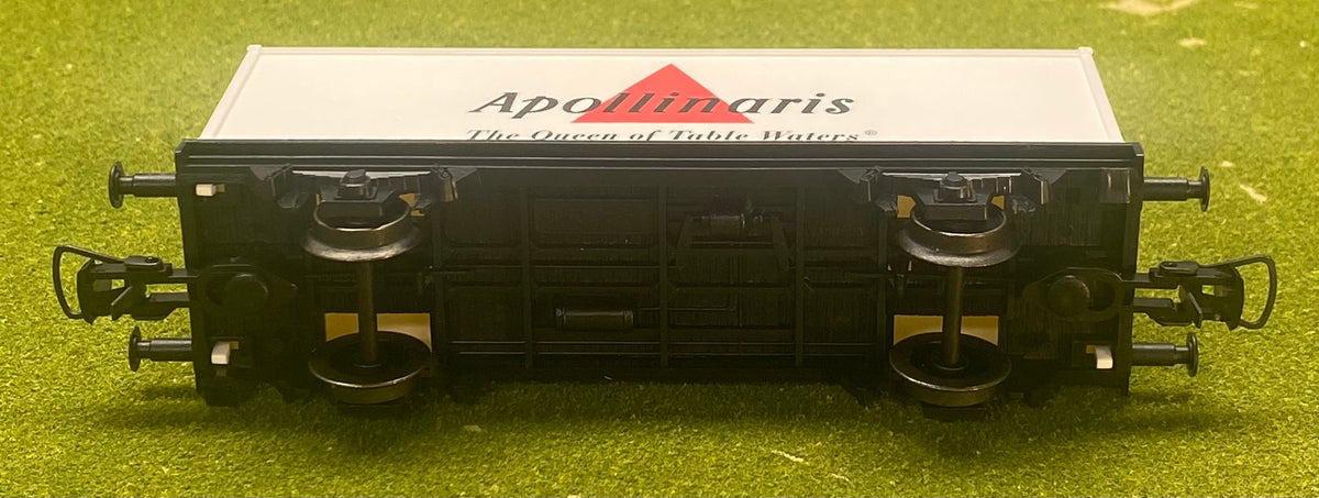 ROCO HO Scale "Apollinaris" Box Car "Le Buffet"Series made For Karstadt