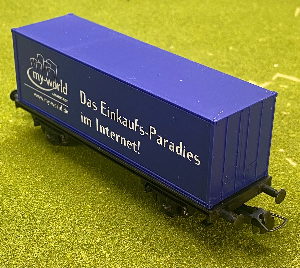 ROCO HO Scale "My-World" Box Car "Le Buffet"Series made For Karstadt Restaurants-Cafes