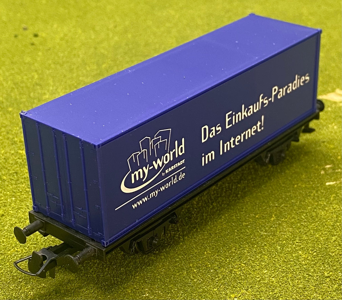 ROCO HO Scale "My-World" Box Car "Le Buffet"Series made For Karstadt Restaurants-Cafes