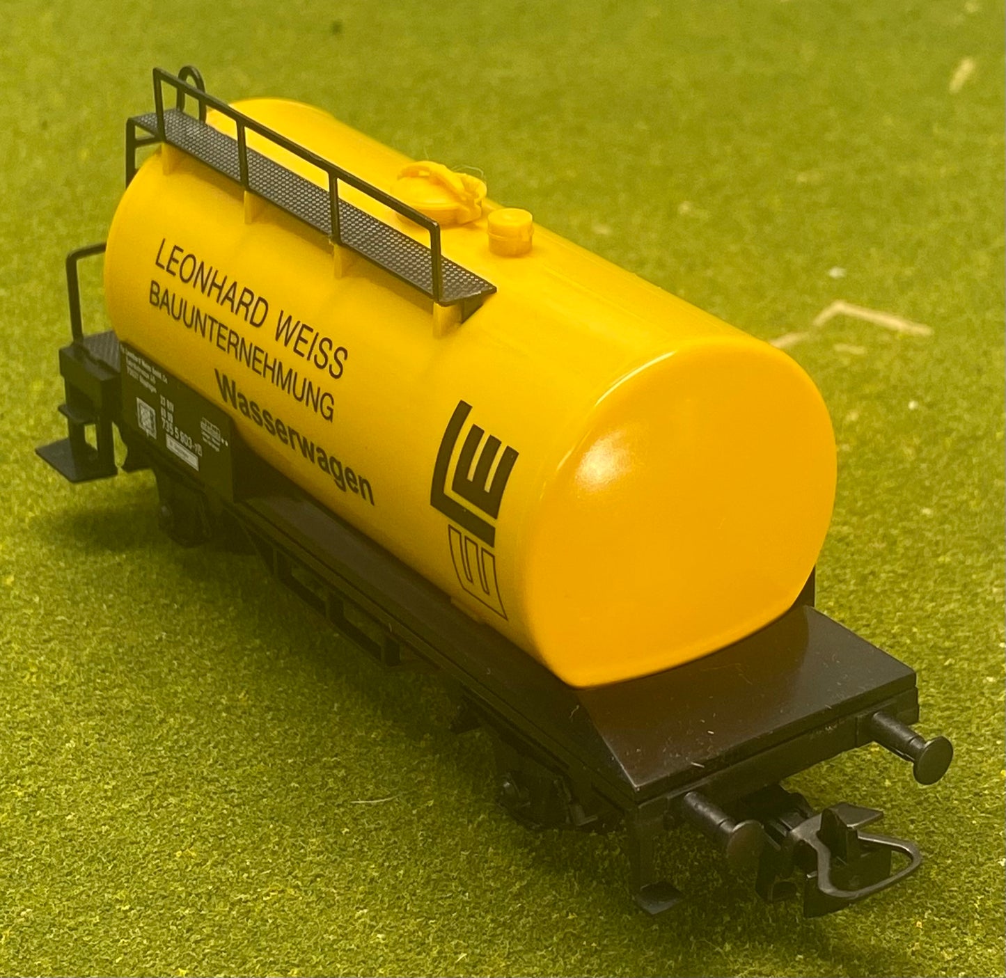 Marklin 00754-22 HO Scale "Leonard Weiss" Tank Car