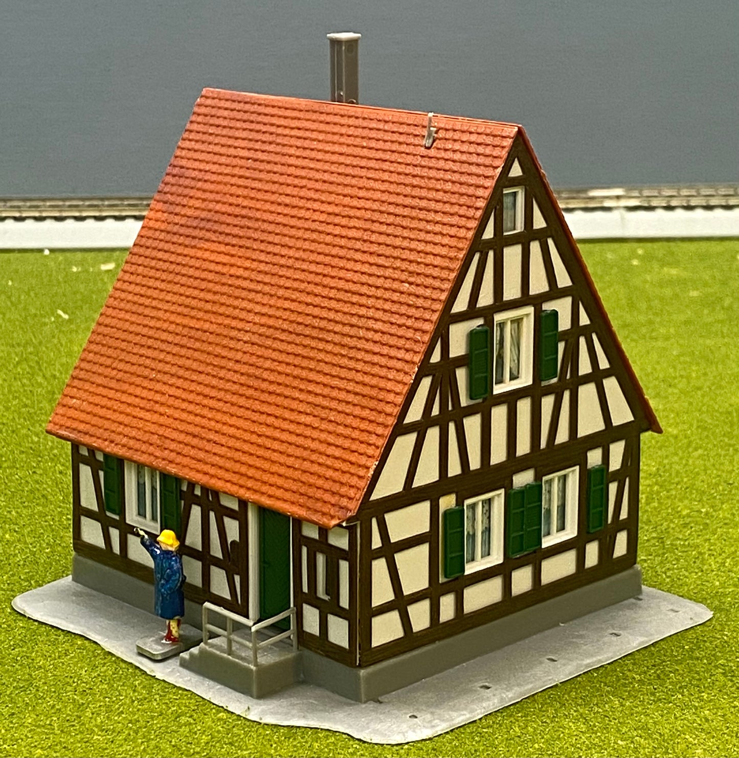 Kibri  HO Scale  Timber-Framed Town House Fully Assembled