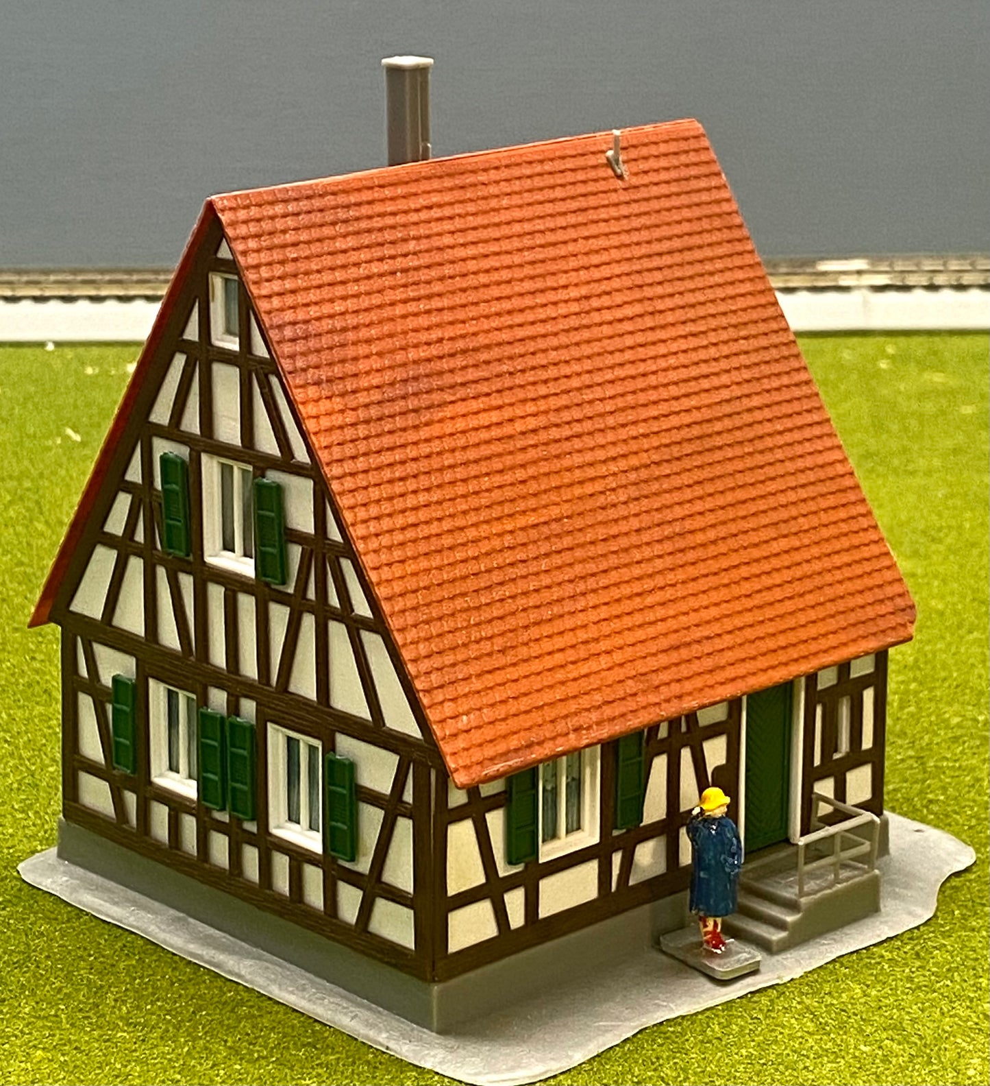 Kibri  HO Scale  Timber-Framed Town House Fully Assembled