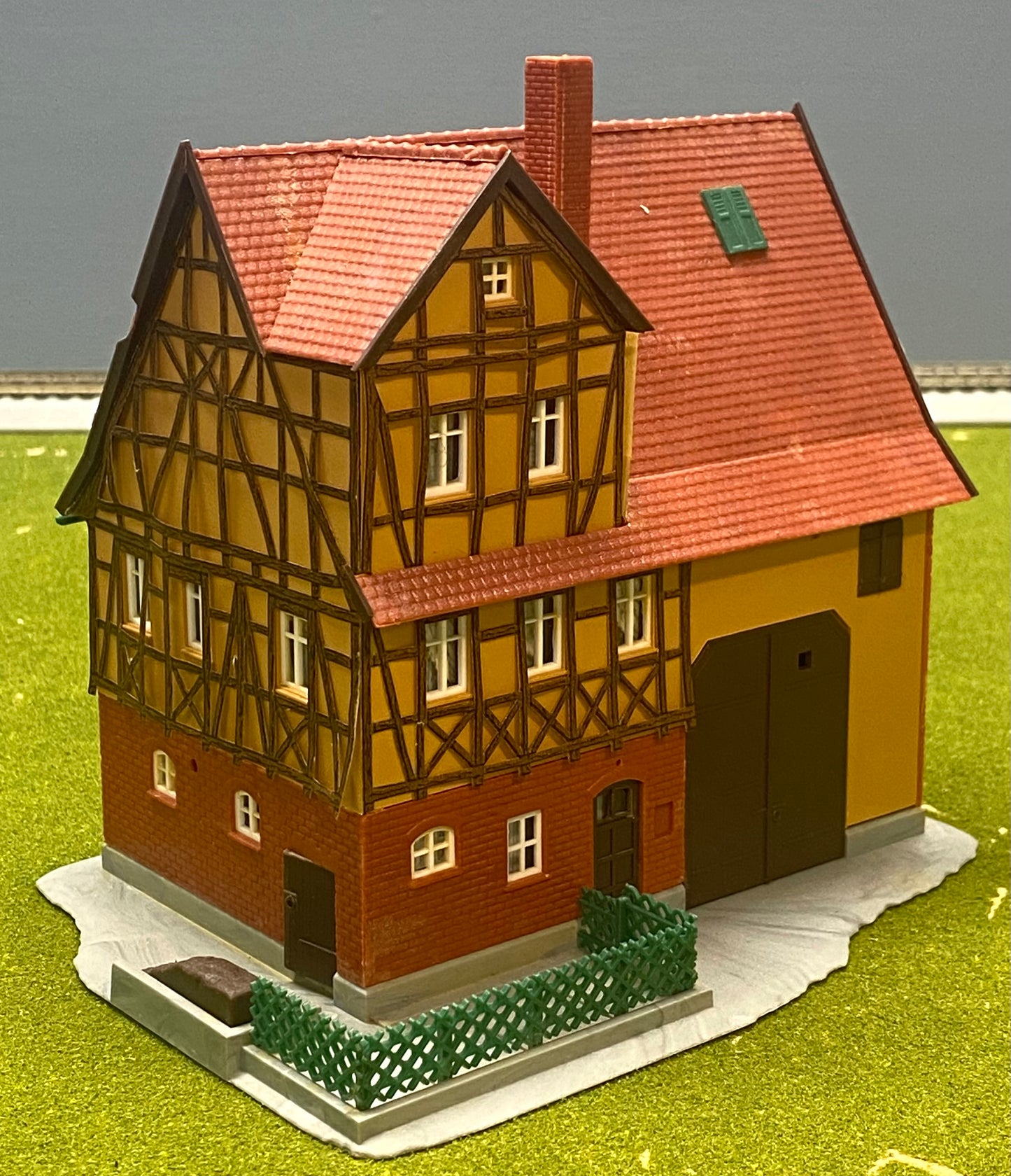 Kibri 38161 HO Scale Swabian Farmhouse House Fully Assembled