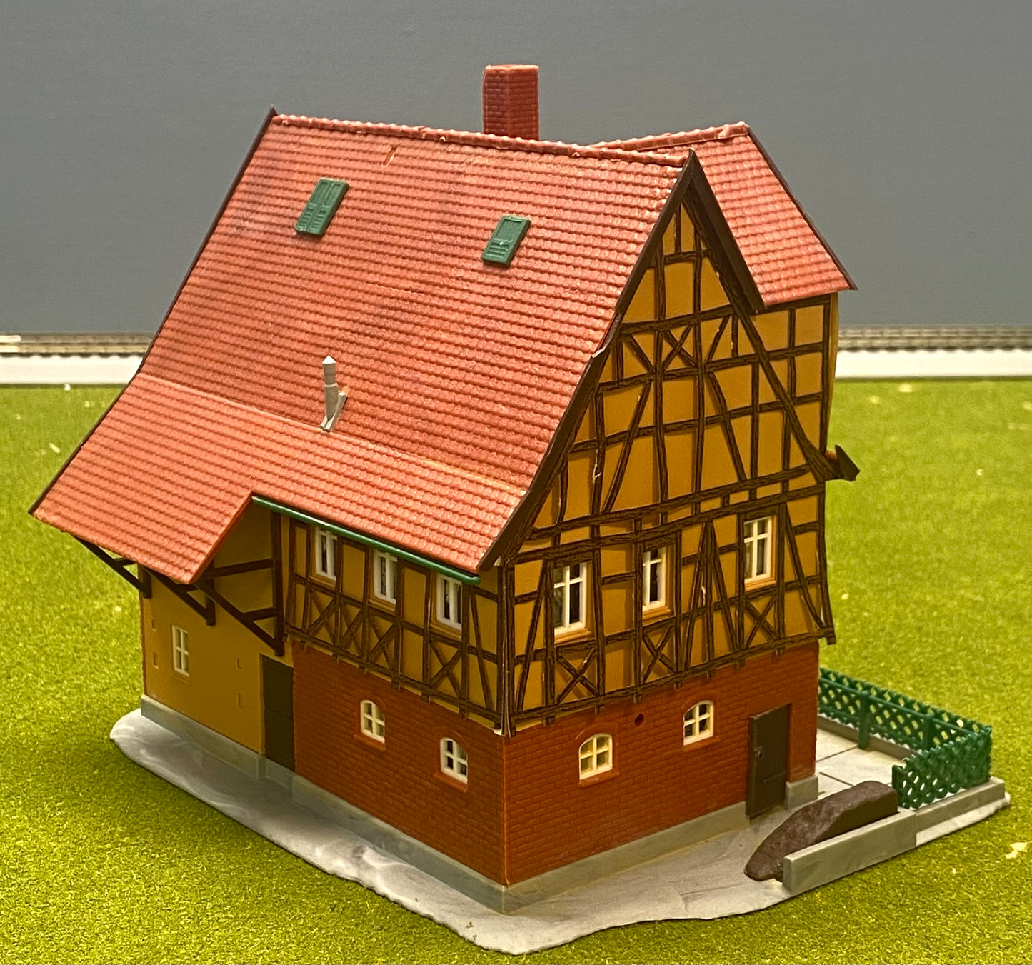 Kibri 38161 HO Scale Swabian Farmhouse House Fully Assembled