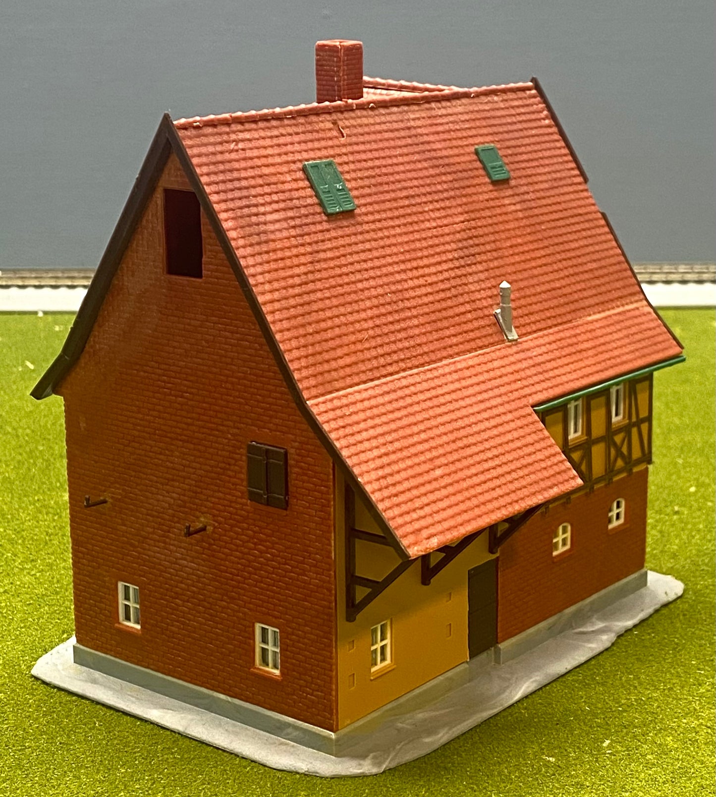 Kibri 38161 HO Scale Swabian Farmhouse House Fully Assembled