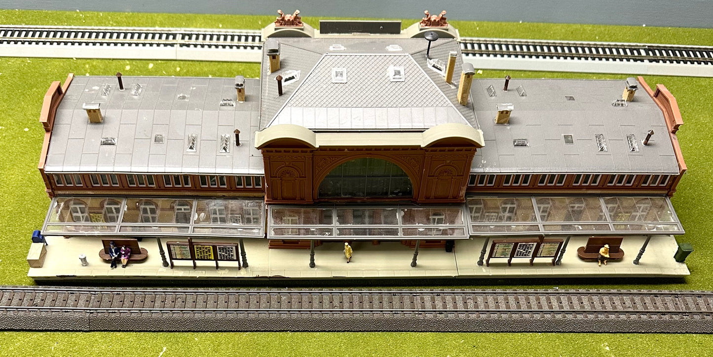 Faller HO Scale 110115 Central Station (Mittelstadt Station) Fully Assembled