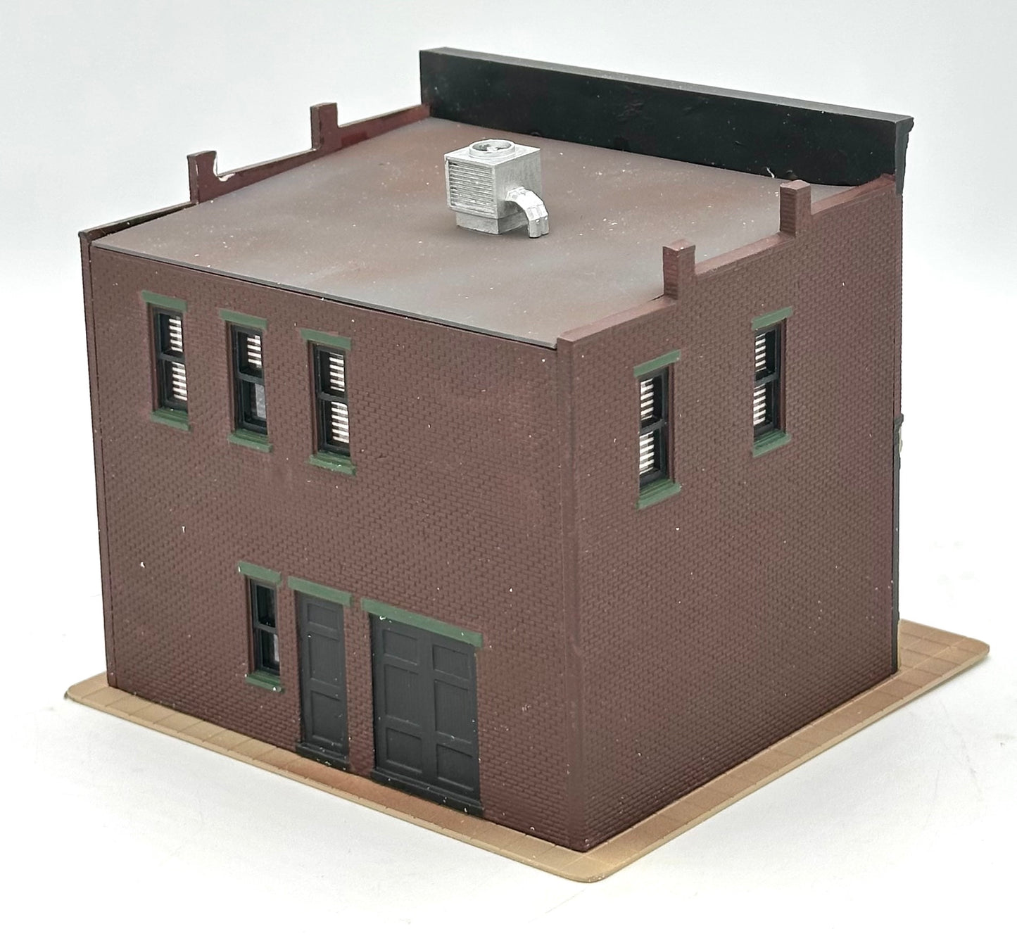 DPM HO Scale 2-Story Custom Painted "Callahan's" Irish Pub/Bar Fully Assembled. Lighted