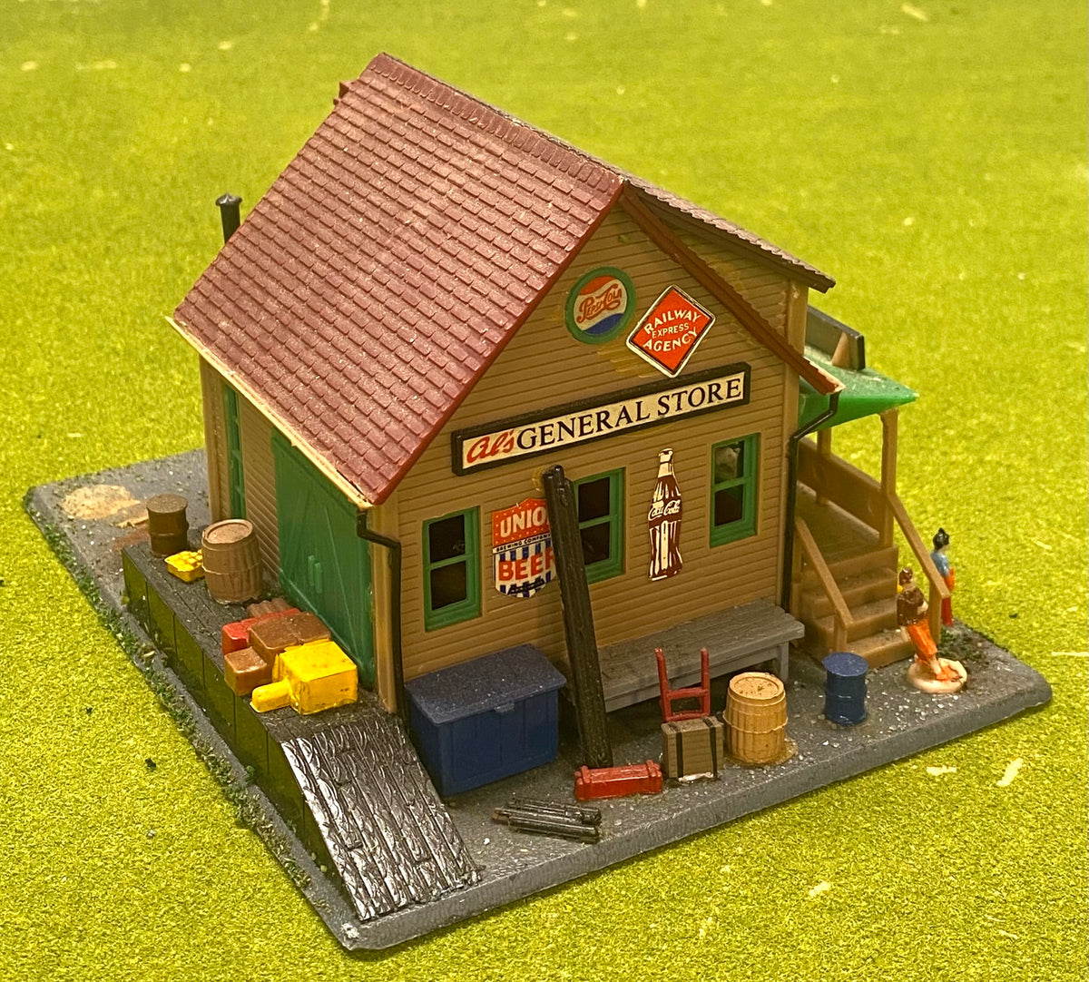 LifeLike HO Scale Al's General Store, Fully Assembled