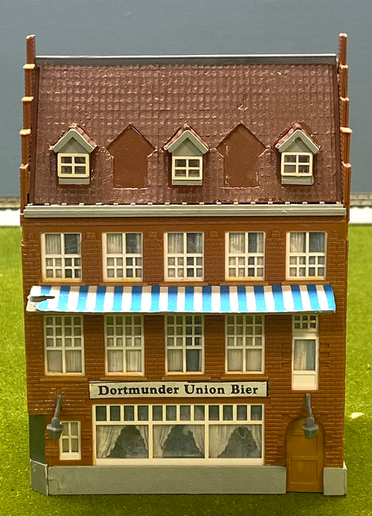 Kibri 3812 HO Scale Stadshotel / Bar Fully Assembled