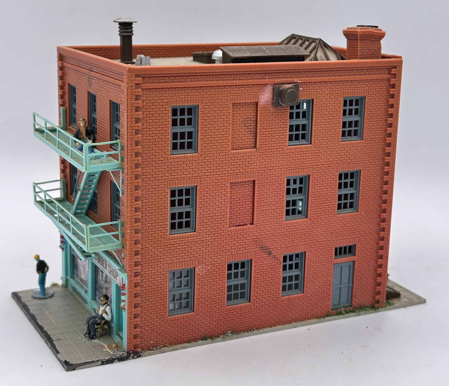AHM HO Scale 5738 "Uncle Joe's " Barber Shop Fully Assembled