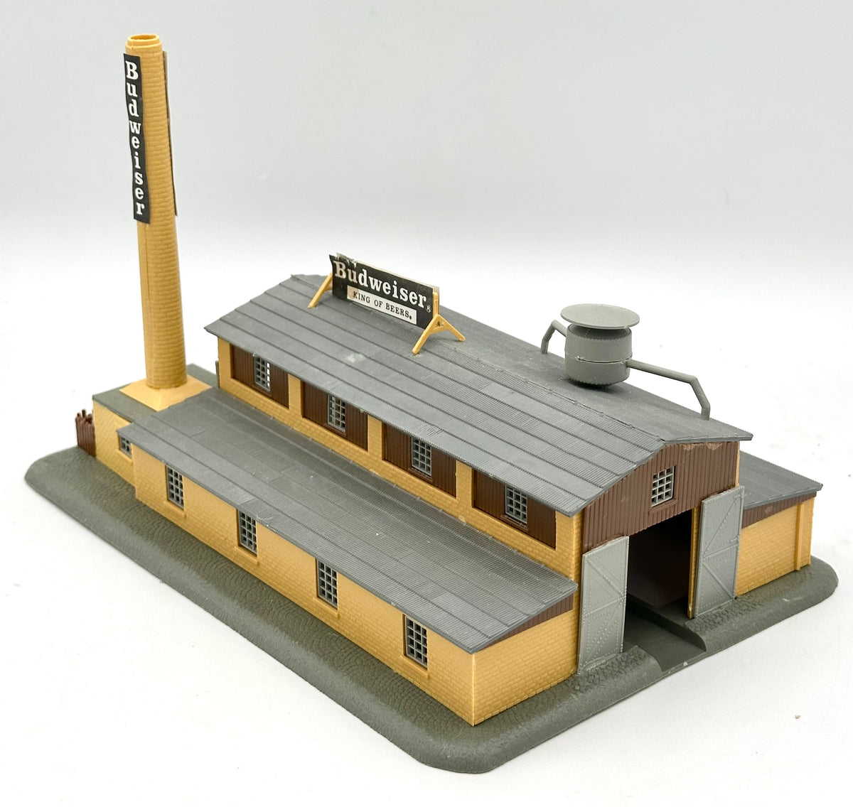 Pola N Scale 242 "Budweiser Brewery" Fully Assembled