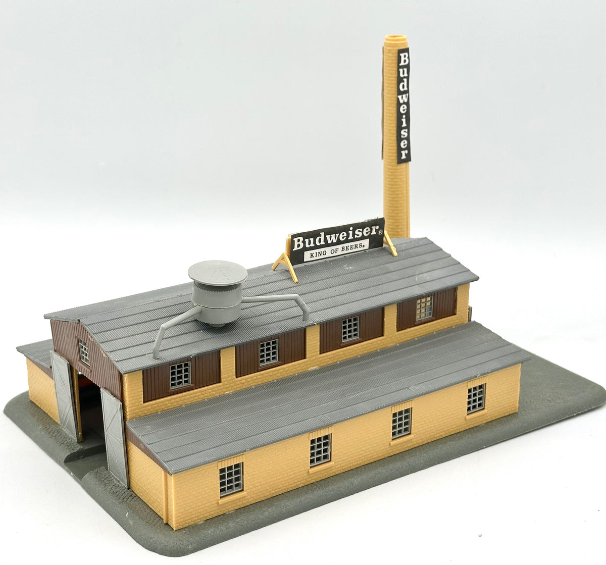Pola N Scale 242 "Budweiser Brewery" Fully Assembled