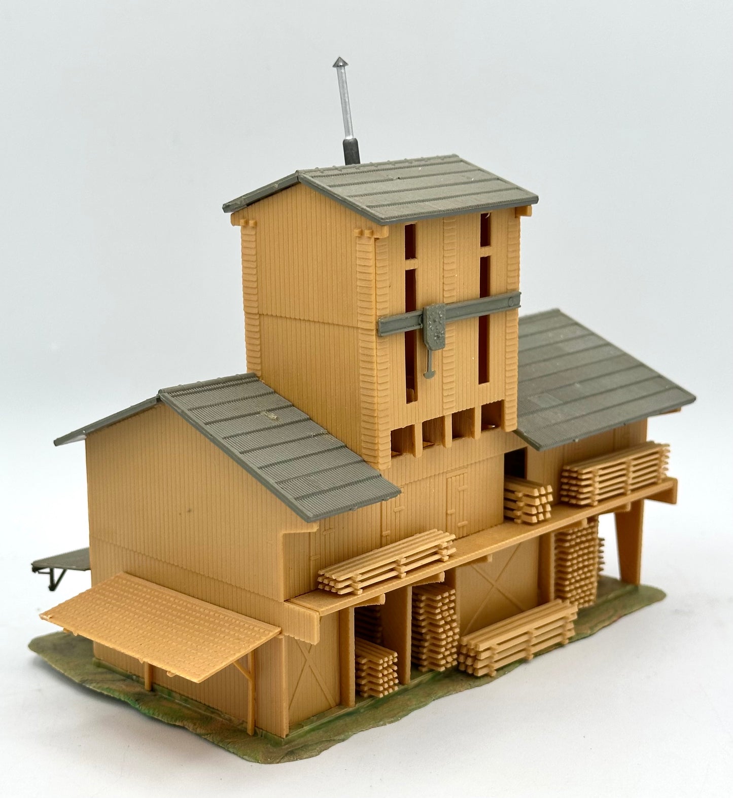 Pola N Scale 241 Sawmill Fully Assembled