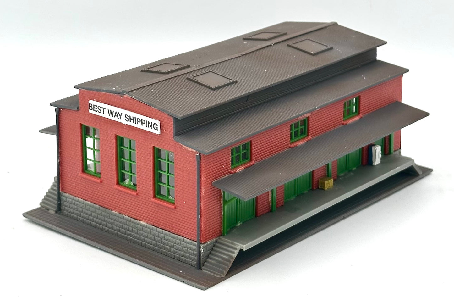 PIKO 60027 N Scale Custom Painted/Weathered Roof Warehouse " Best Way Shipping " Fully Assembled,
