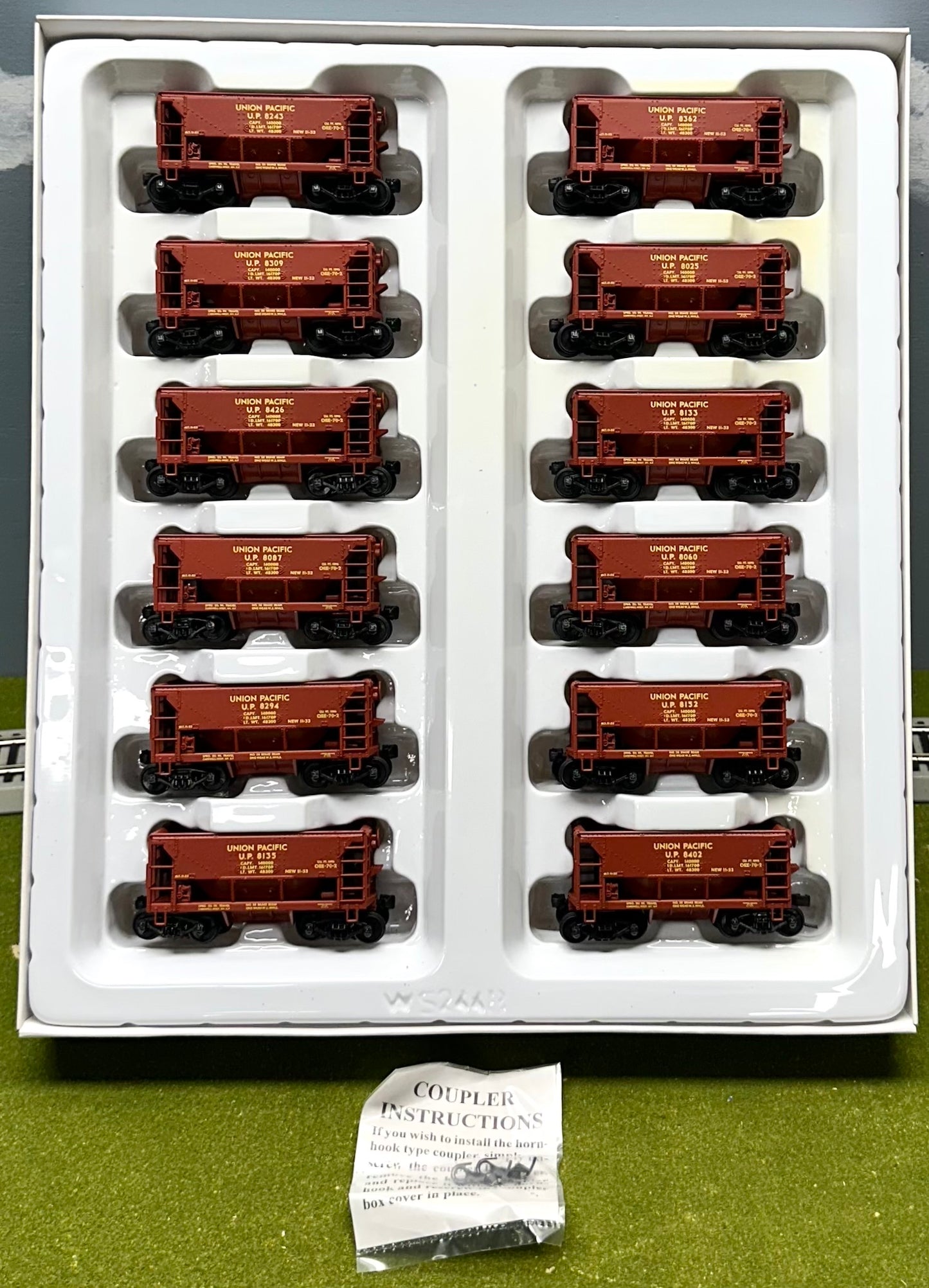 Walthers HO 932-4451 Union Pacific 12 pack Ore Cars Individual road names #