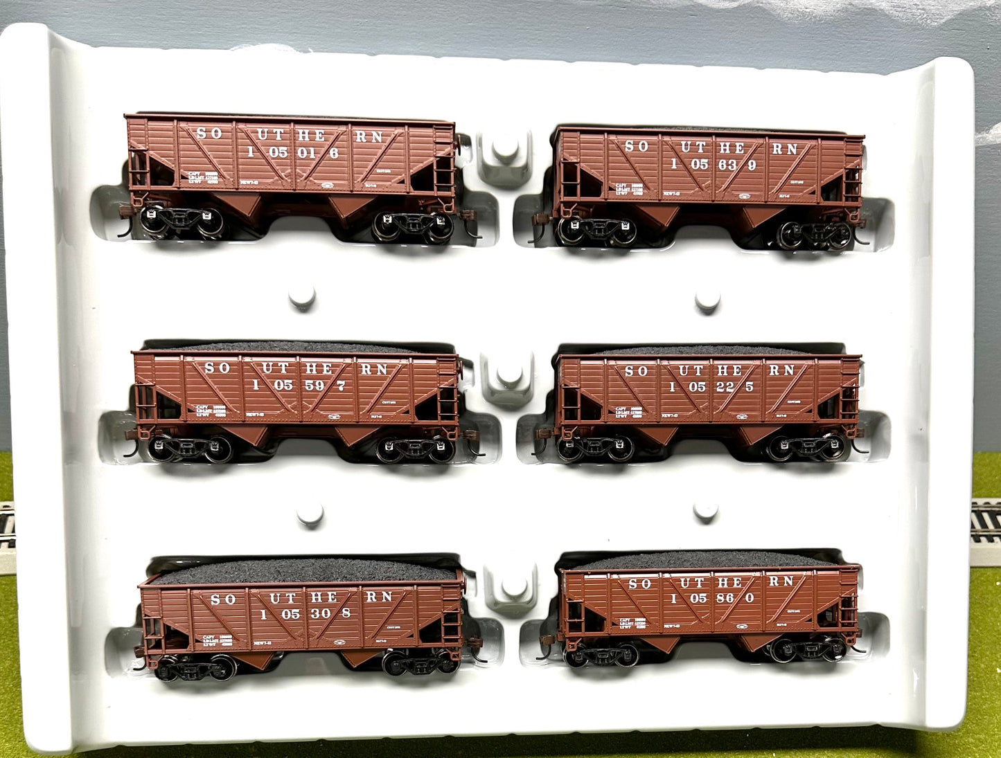 Athearn HO 91178 Southern 34' 2- Bay Hoppers&nbsp; (Comp) 6 Pack