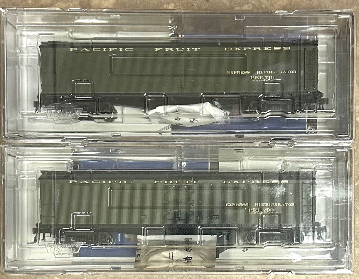 Broadway Limited HO 1478 GACX 53' 6" Wood Express Reefer 2 Car set