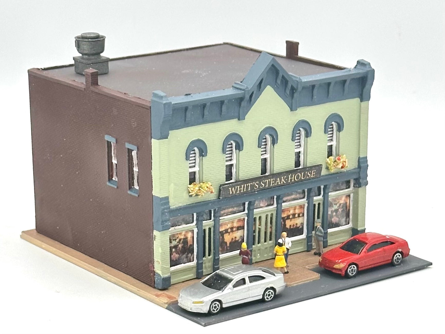 DPM Woodland Scenics N Scale Custom Painted "Whit's Steak House" Lighted Diorama.
