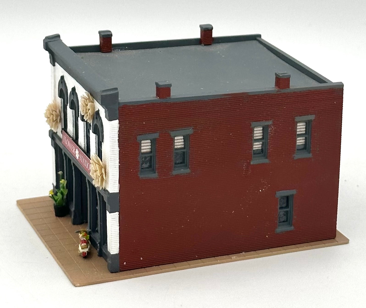 Woodland Scenics/DPM N Scale Custom Painted "Flower Station" Lighted
