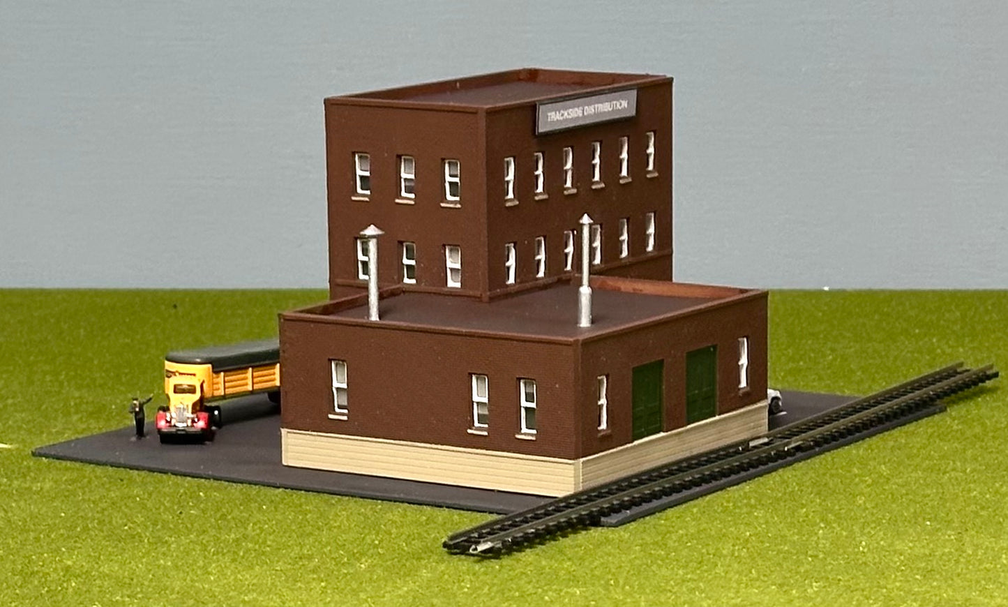 Woodland Scenics/DPM N Scale Custom Painted "TRACKSIDE DISTRIBUTION" LED Lighted