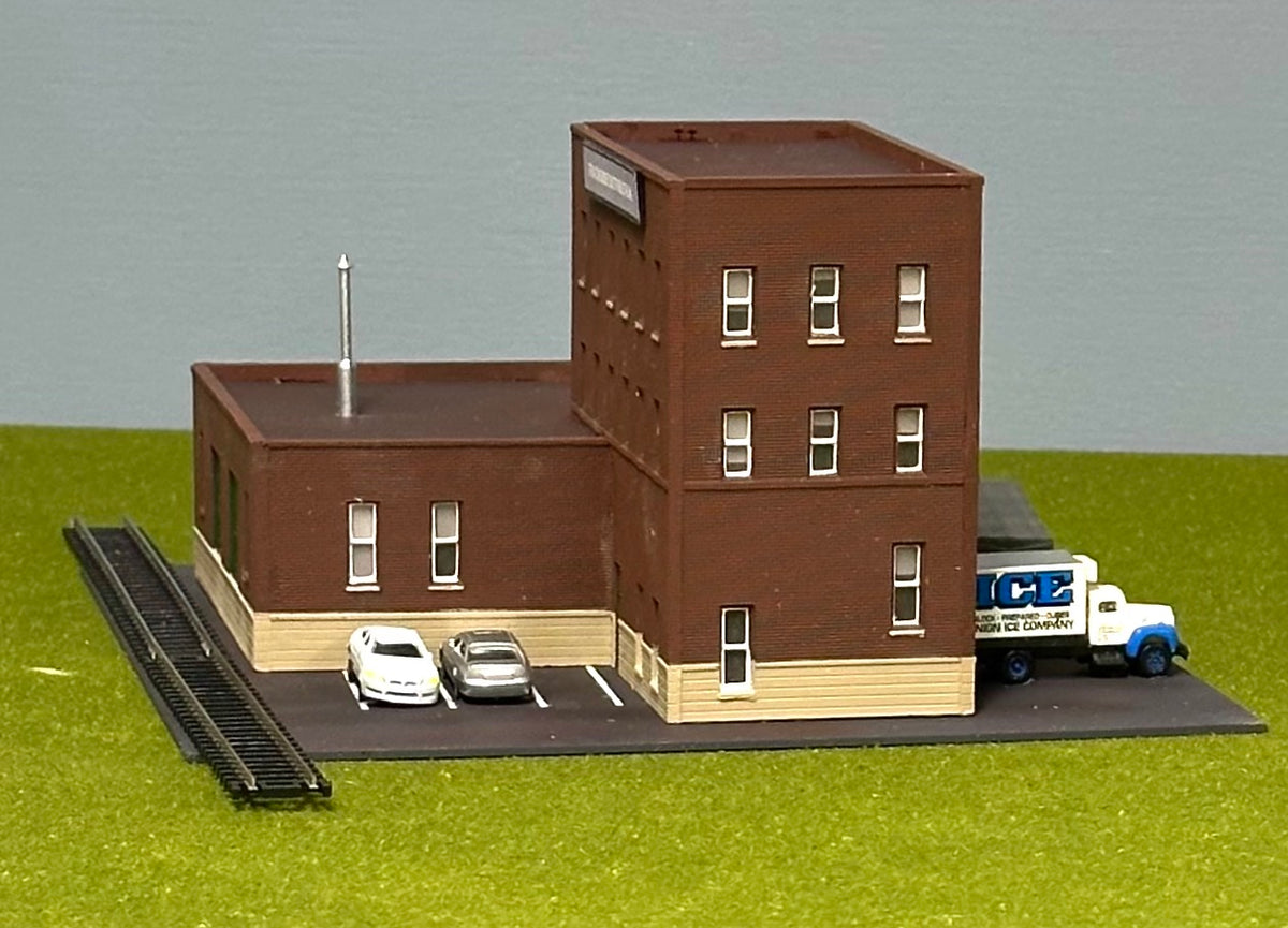 Woodland Scenics/DPM N Scale Custom Painted "TRACKSIDE DISTRIBUTION" LED Lighted