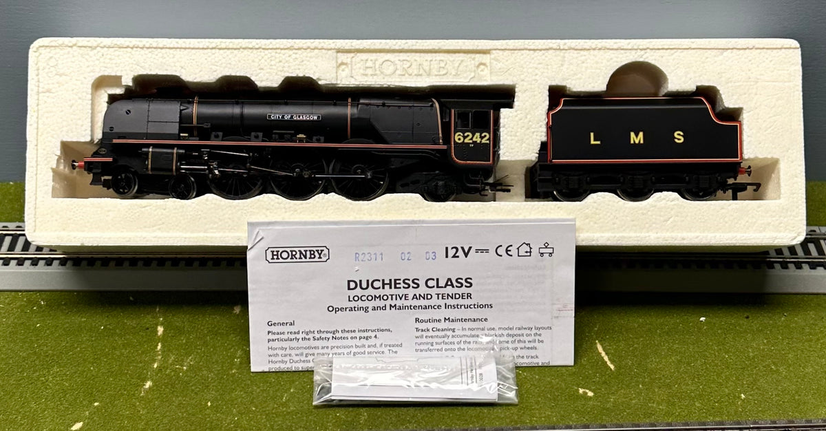 Hornby R2311 HO/OO BR 4-6-2 Duchess Class " City Of Glasgow" Steam Locomotive