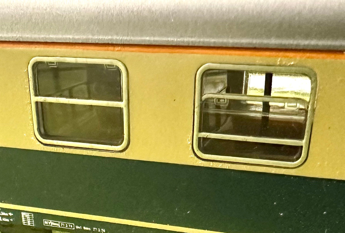Marklin 4111 HO Scale DB 1st Class Passenger Car