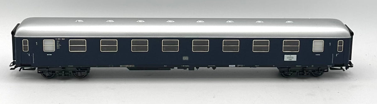 Marklin 4027 HO Scale DB 1st Class Express Passenger Car/Coach+ Interior